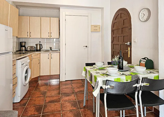 Close To The * 푸엔히롤라