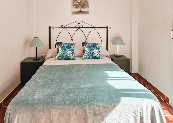 아파트 Close To The *