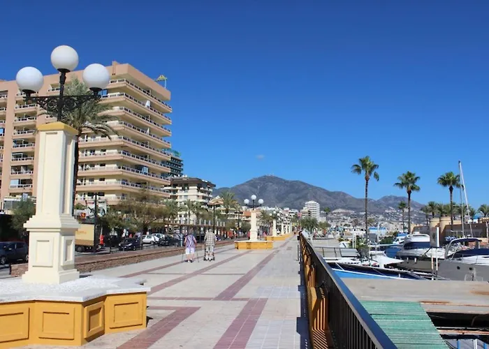 Close To The 아파트